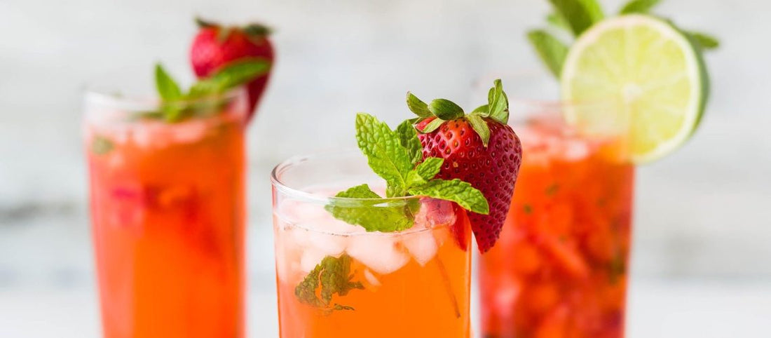 How to prepare strawberry and lemon water?
